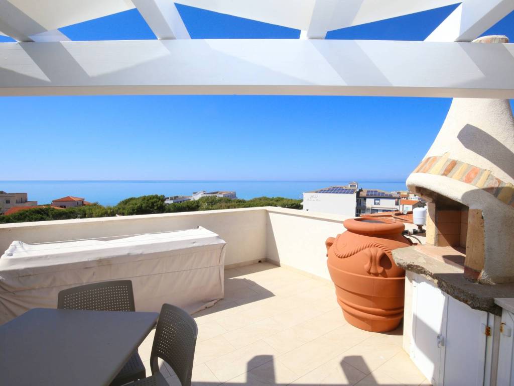appartamento in vendita a Castelsardo in zona Lu Bagnu