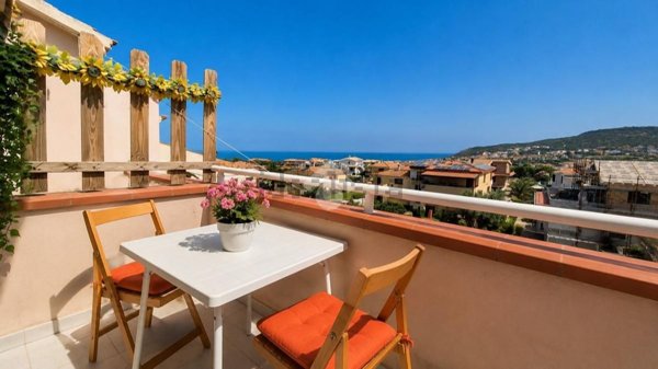 appartamento in vendita a Castelsardo in zona Lu Bagnu