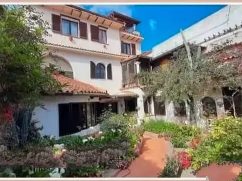 casa indipendente in vendita a Chiaramonti