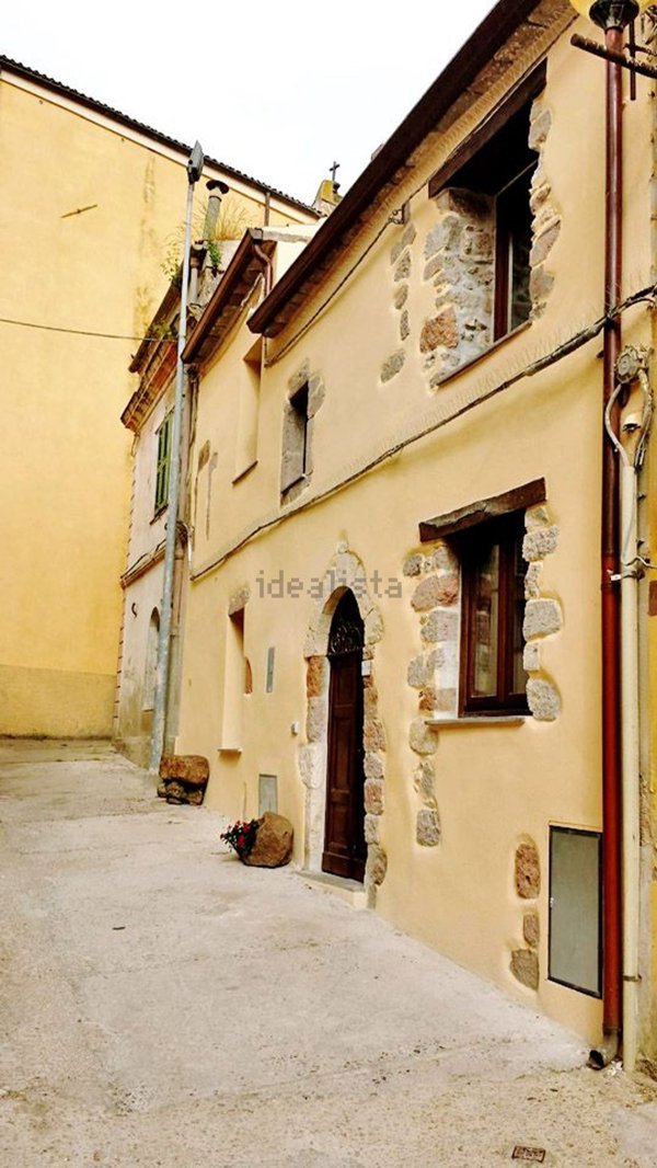 casa indipendente in vendita a Chiaramonti