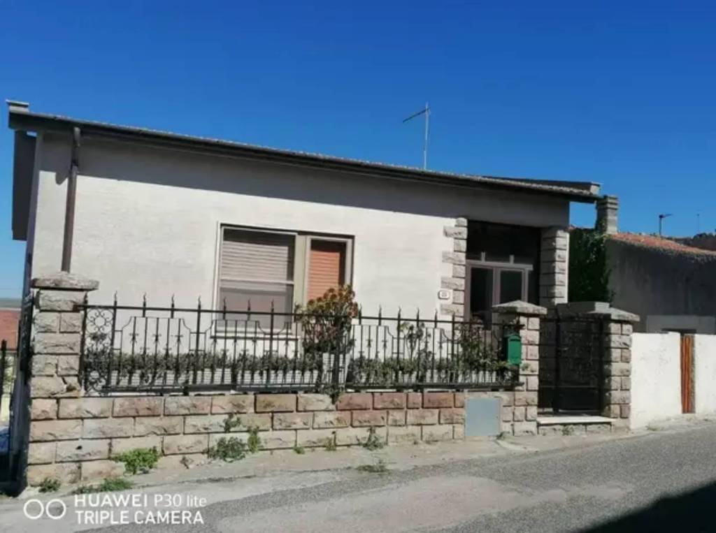 casa indipendente in vendita a Cossoine