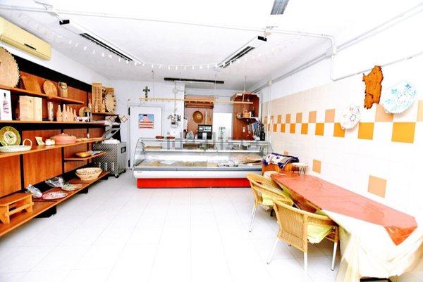 locale commerciale in vendita ad Ittiri