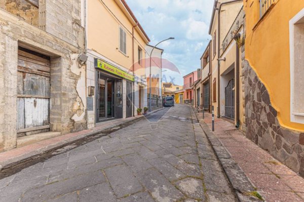 locale commerciale in vendita ad Ittiri