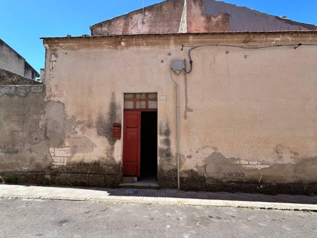 locale commerciale in vendita ad Ittiri