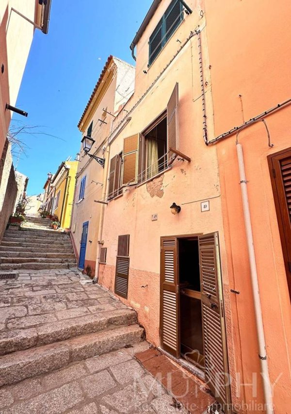 casa indipendente in vendita a La Maddalena