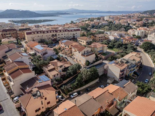 casa indipendente in vendita a La Maddalena
