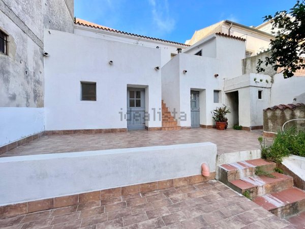casa indipendente in vendita a La Maddalena