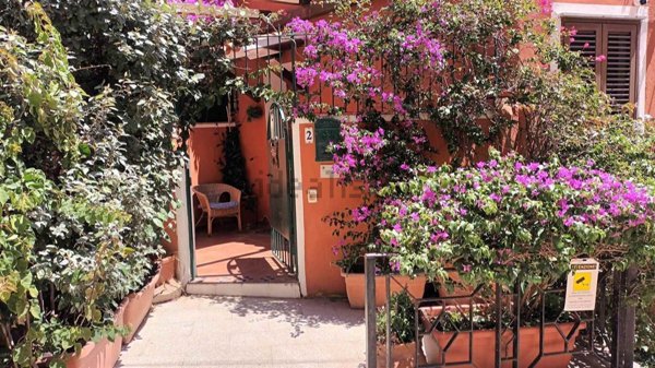 pentavano in vendita a La Maddalena