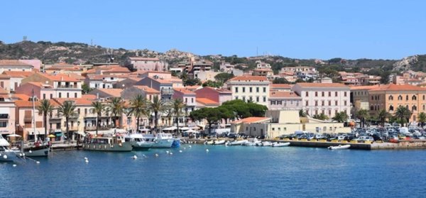 casa indipendente in vendita a La Maddalena