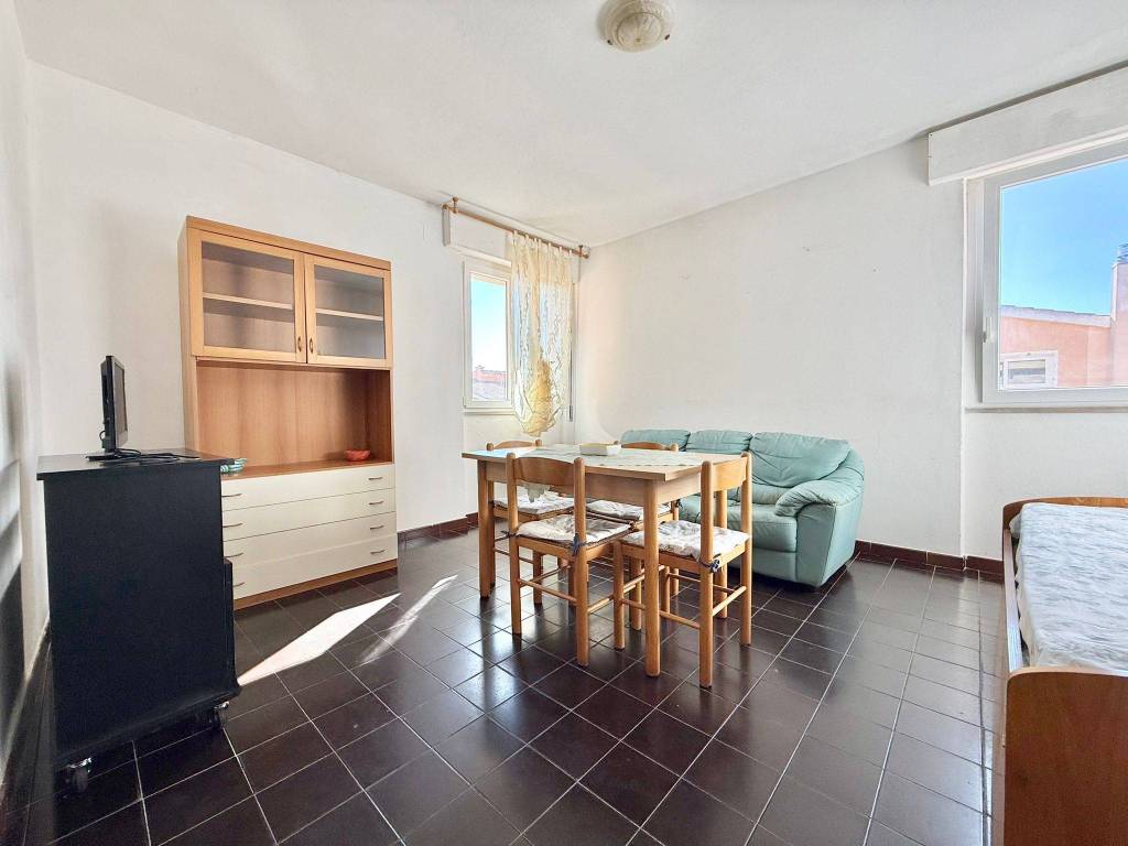 appartamento in vendita a La Maddalena in zona Moneta