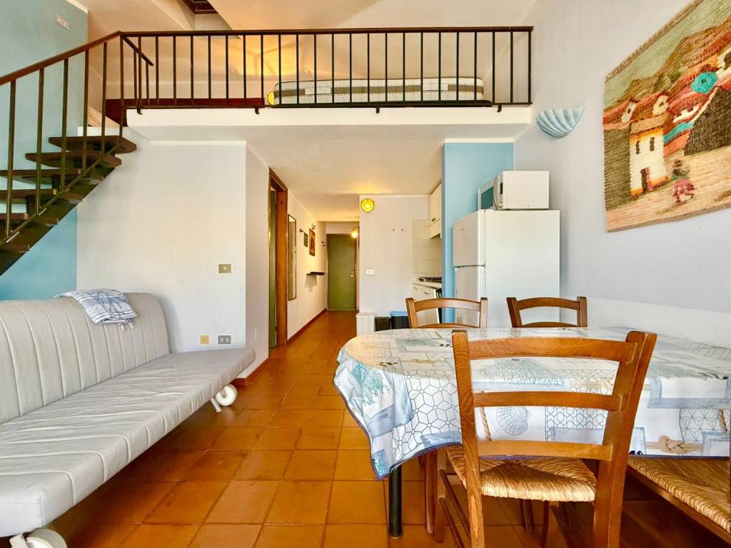 appartamento in vendita a La Maddalena in zona Moneta