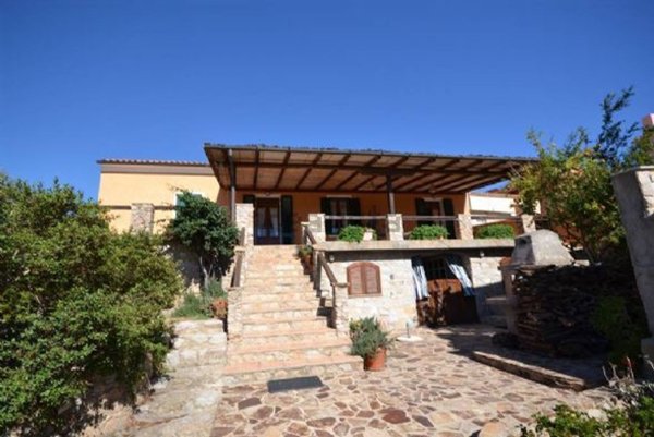 casa indipendente in vendita a La Maddalena