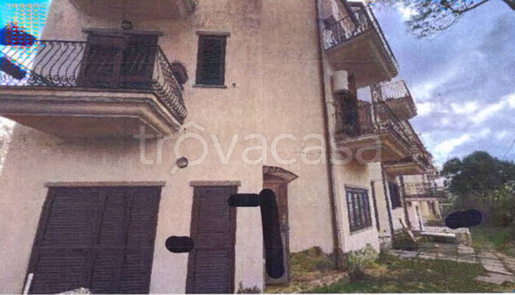 intera palazzina in vendita a La Maddalena in zona Moneta