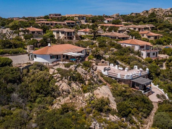 casa indipendente in vendita a La Maddalena in zona Moneta