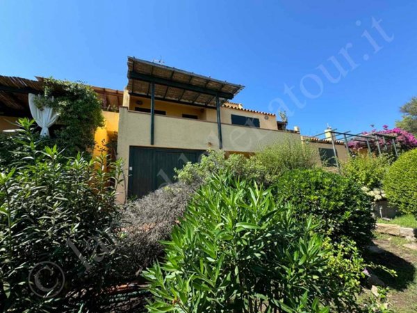 casa indipendente in vendita a La Maddalena in zona Moneta