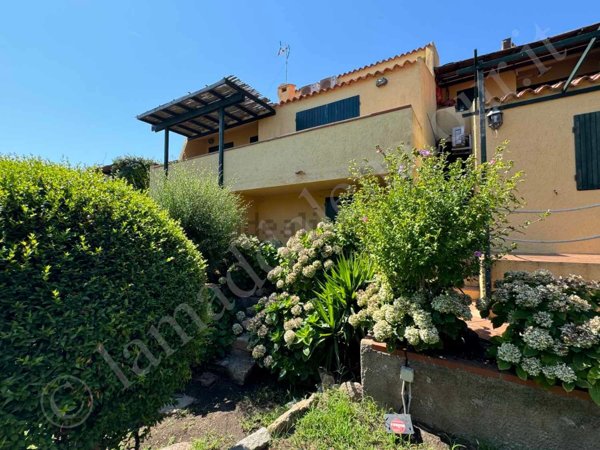 casa indipendente in vendita a La Maddalena in zona Moneta