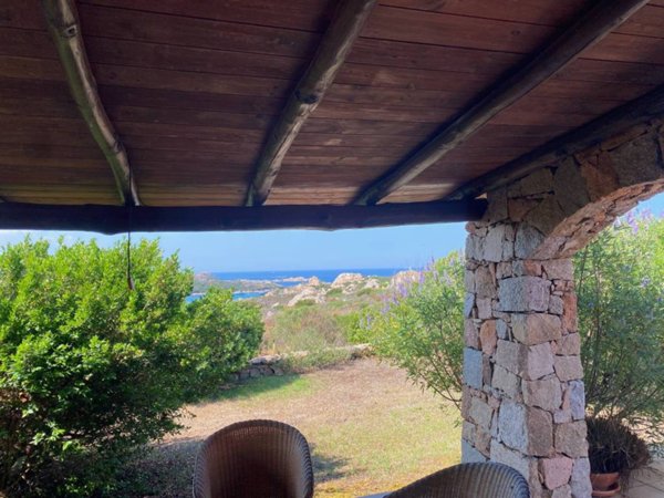 casa indipendente in vendita a La Maddalena in zona Moneta
