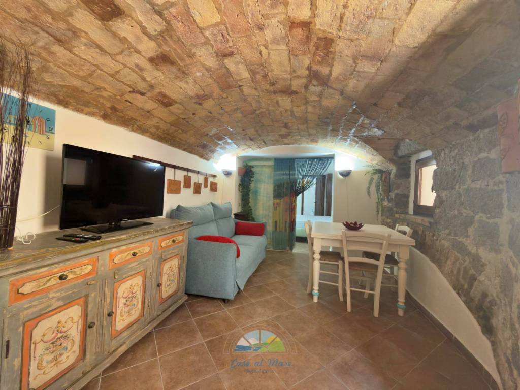 appartamento in vendita a La Maddalena in zona Moneta