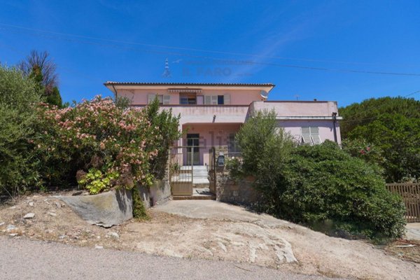 casa indipendente in vendita a La Maddalena in zona Moneta