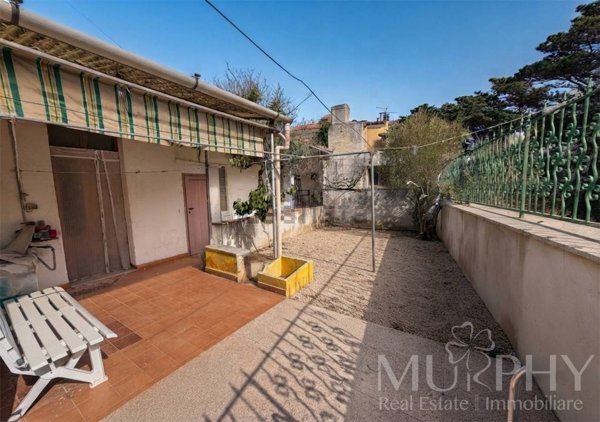 casa indipendente in vendita a La Maddalena in zona Moneta