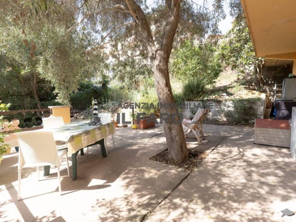 casa indipendente in vendita a La Maddalena in zona Moneta
