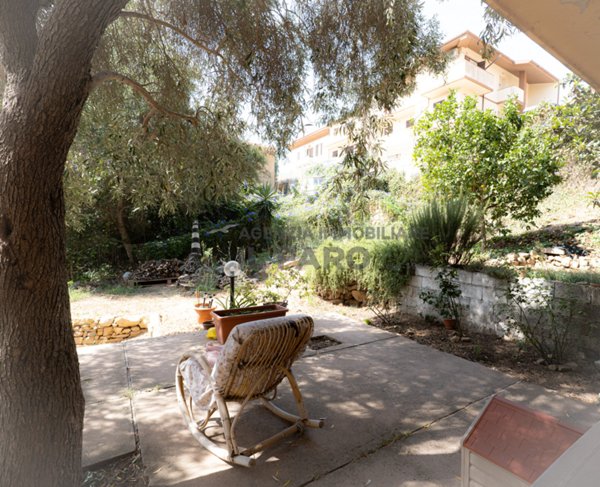 casa indipendente in vendita a La Maddalena in zona Moneta