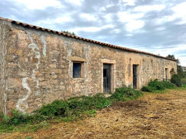 casa indipendente in vendita a Luogosanto