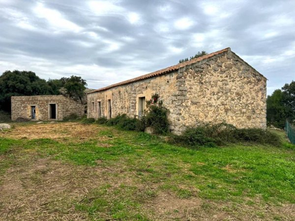 casa indipendente in vendita a Luogosanto