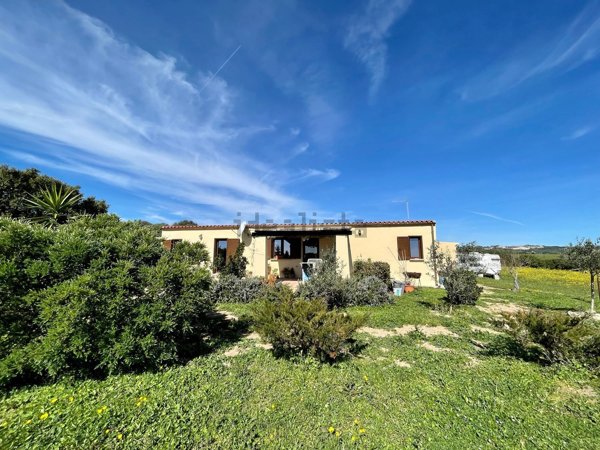 casa indipendente in vendita a Luogosanto