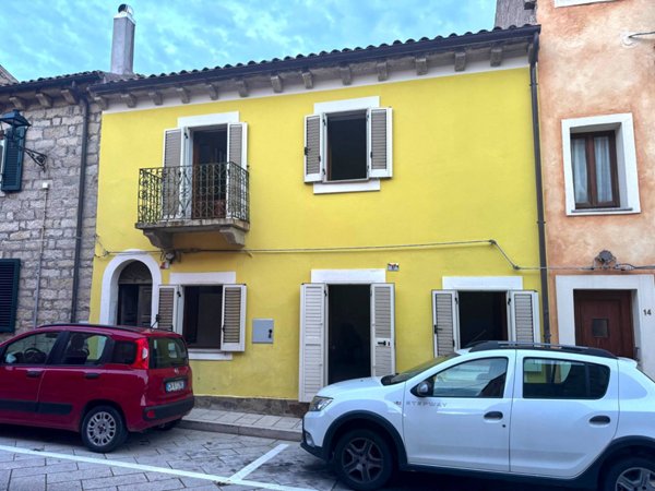 casa indipendente in vendita a Luogosanto
