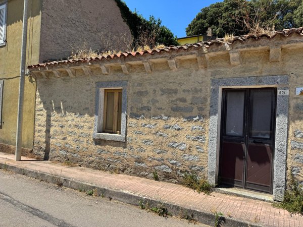 casa indipendente in vendita a Luogosanto