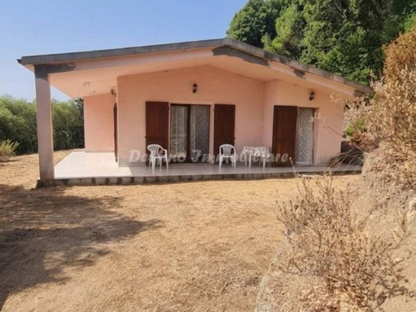 casa indipendente in vendita a Luogosanto