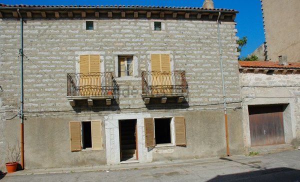 casa indipendente in vendita a Luras