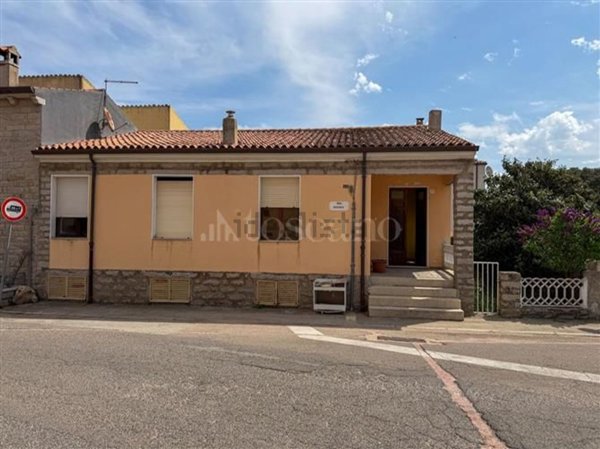 casa indipendente in vendita a Luras