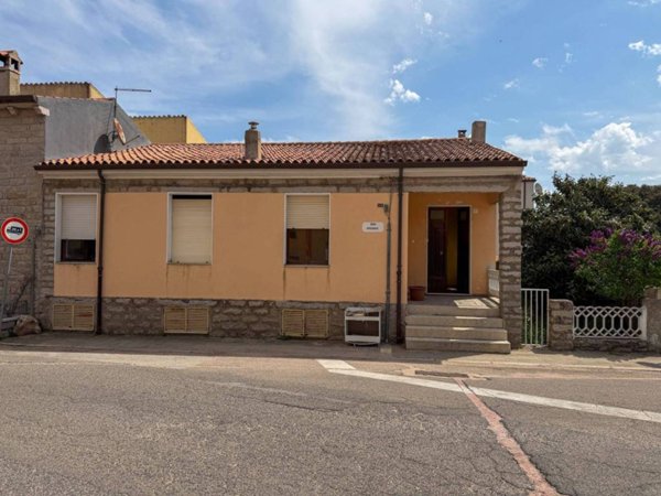 casa indipendente in vendita a Luras