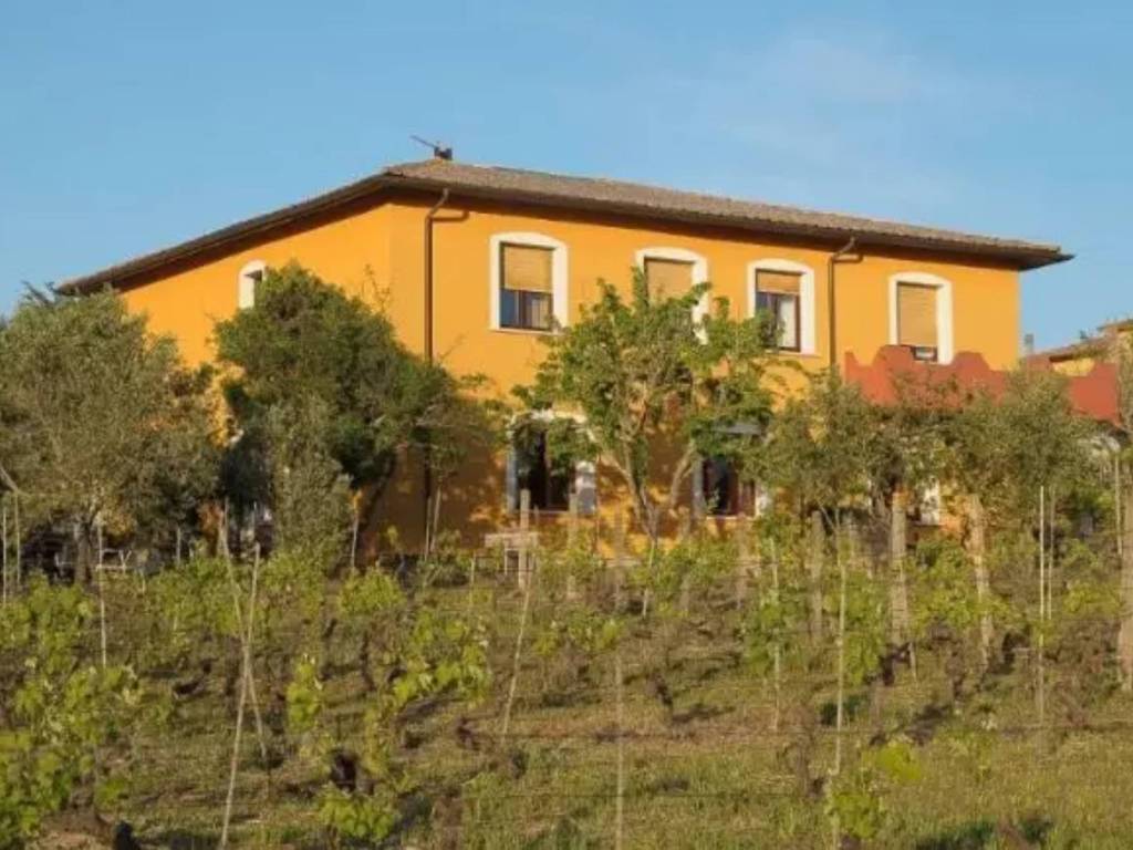 casa indipendente in vendita a Monti