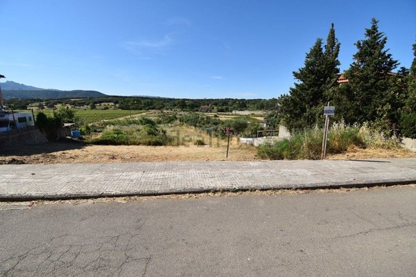 terreno edificabile in vendita a Monti
