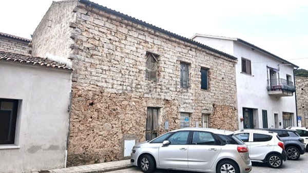 casa indipendente in vendita a Monti