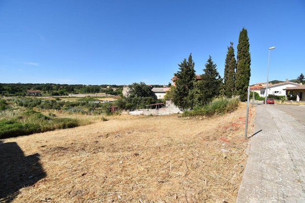 terreno edificabile in vendita a Monti