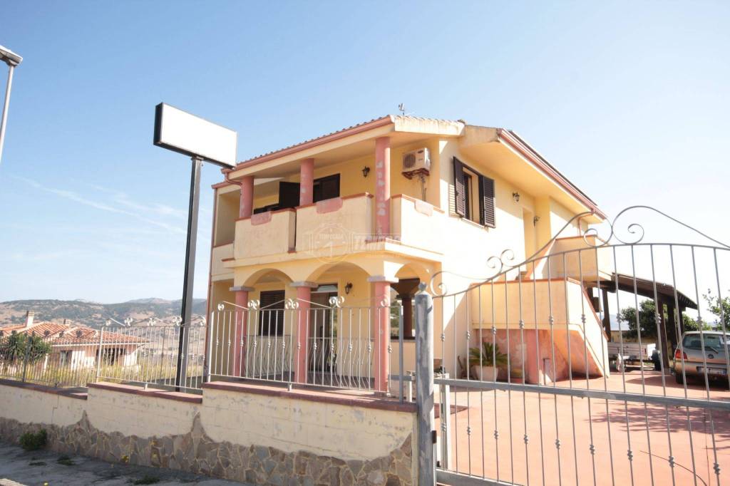appartamento in vendita a Muros