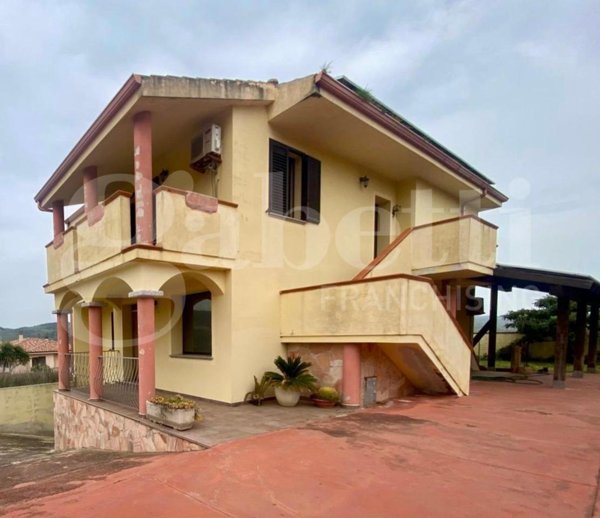 casa indipendente in vendita a Muros