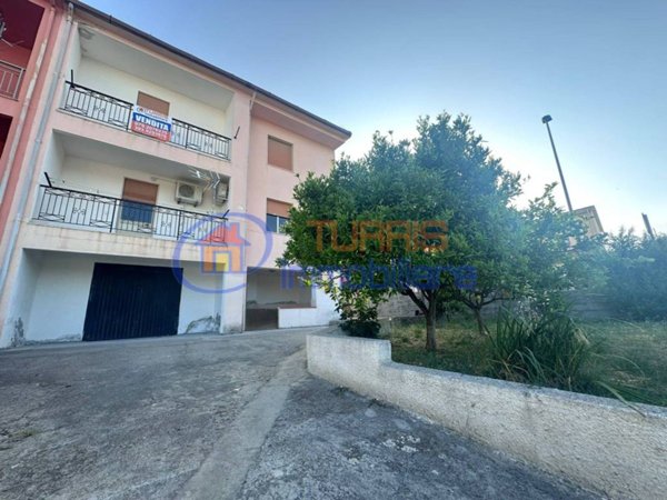 casa indipendente in vendita a Muros