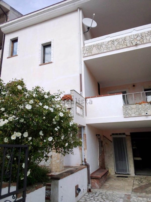 casa indipendente in vendita a Muros