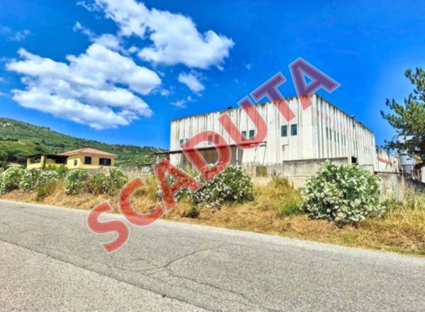 locale commerciale in vendita a Muros