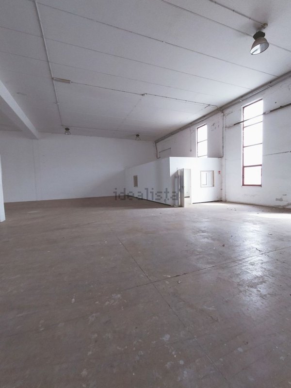 locale di sgombero in vendita a Muros