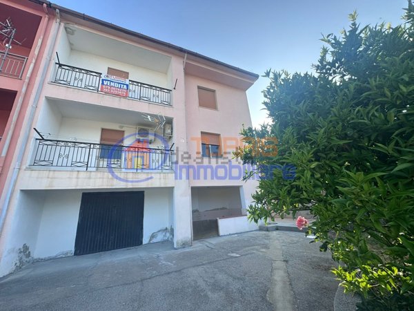 casa indipendente in vendita a Muros