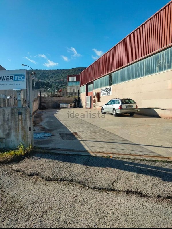 locale di sgombero in vendita a Muros