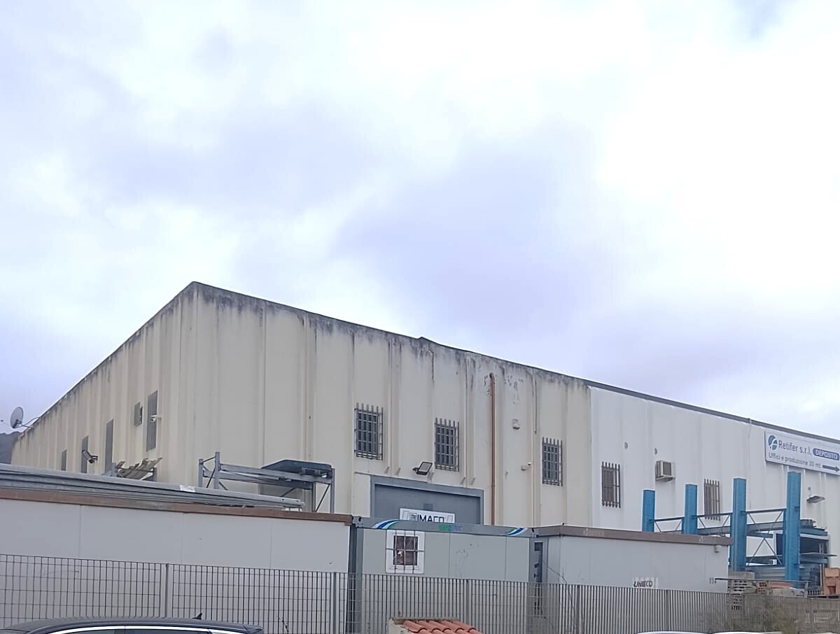 locale di sgombero in vendita a Muros