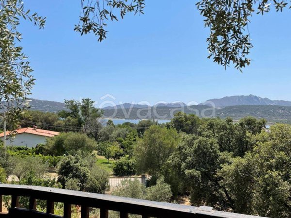 casa indipendente in vendita ad Olbia in zona Cugnana