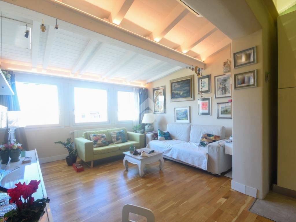 casa indipendente in vendita ad Olbia in zona San Simplicio